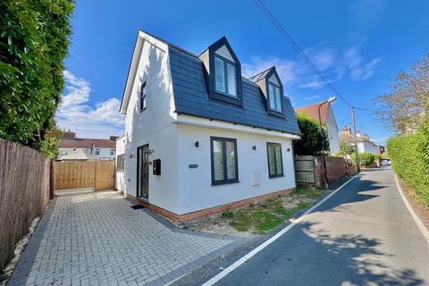 2 bedroom detached house for sale, Ship Road, Burnham-on-Crouch