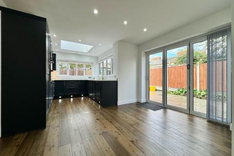2 bedroom detached house for sale, Ship Road, Burnham-on-Crouch