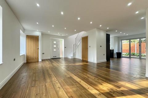 2 bedroom detached house for sale, Ship Road, Burnham-on-Crouch