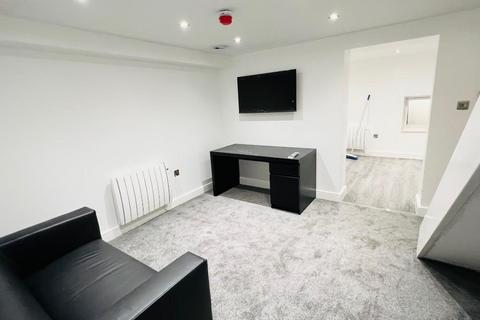 undefined, Cheapside, Luton, Bedfordshire, LU1 2HN