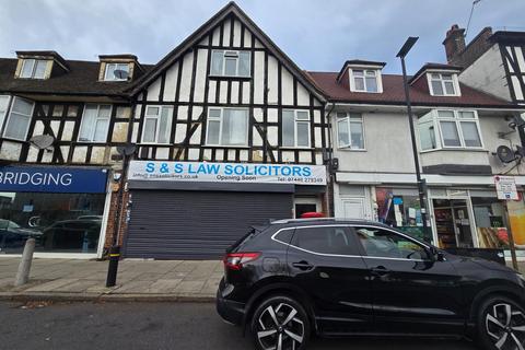 2 bedroom house to rent, Great West Road, Hounslow
