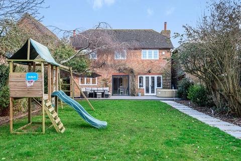 undefined, Farm Close, Ickford