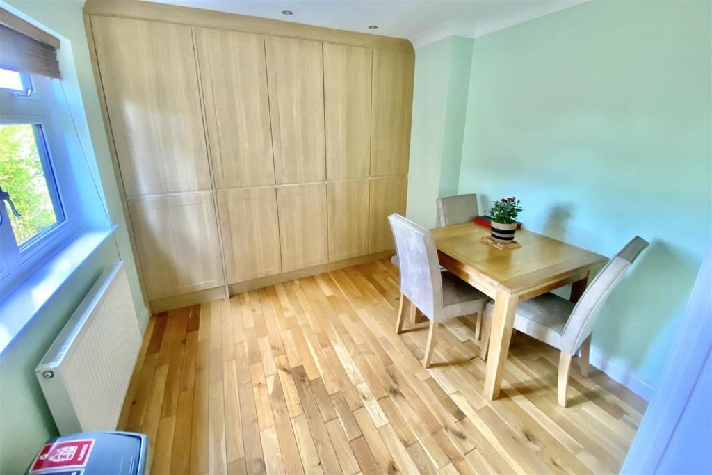Dining Room: