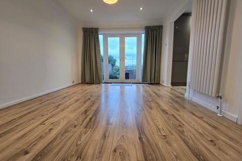 3 bedroom detached house to rent, Camden Road, Bexley, DA5