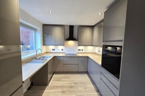 3 bedroom detached house to rent, Camden Road, Bexley, DA5