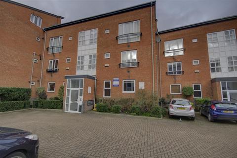 2 bedroom apartment for sale, Avebury Avenue, Tonbridge TN9