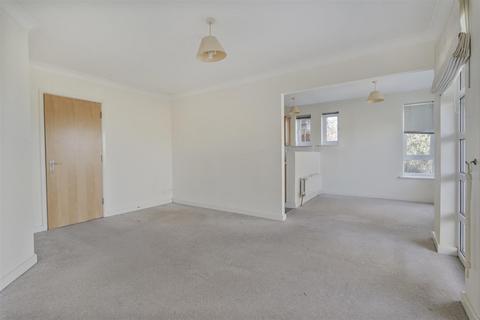 2 bedroom apartment for sale, Avebury Avenue, Tonbridge TN9
