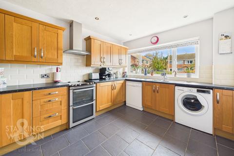 3 bedroom semi-detached house for sale, Broadfields Close, Gislingham, Eye