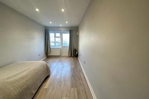 undefined, Richlands Avenue, Epsom, KT17