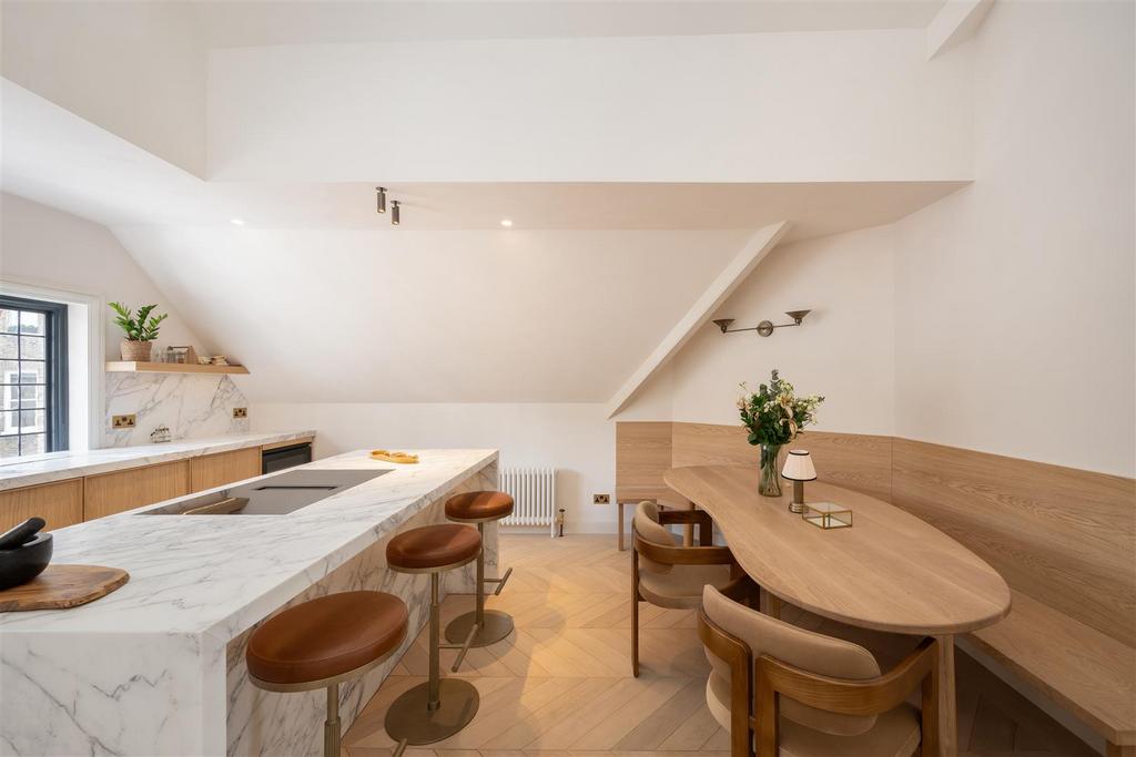 Flat 5 Walton House Hi-14.jpg