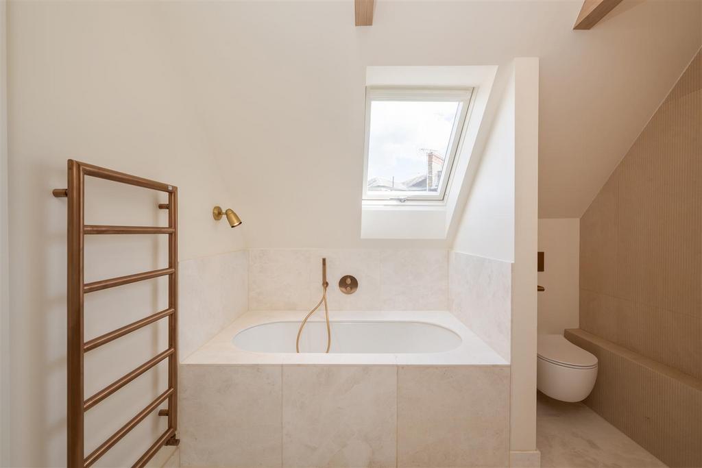 Flat 5 Walton House Hi-31.jpg