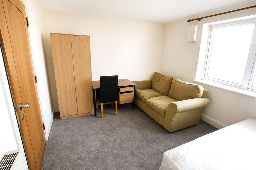 House in London - View 2