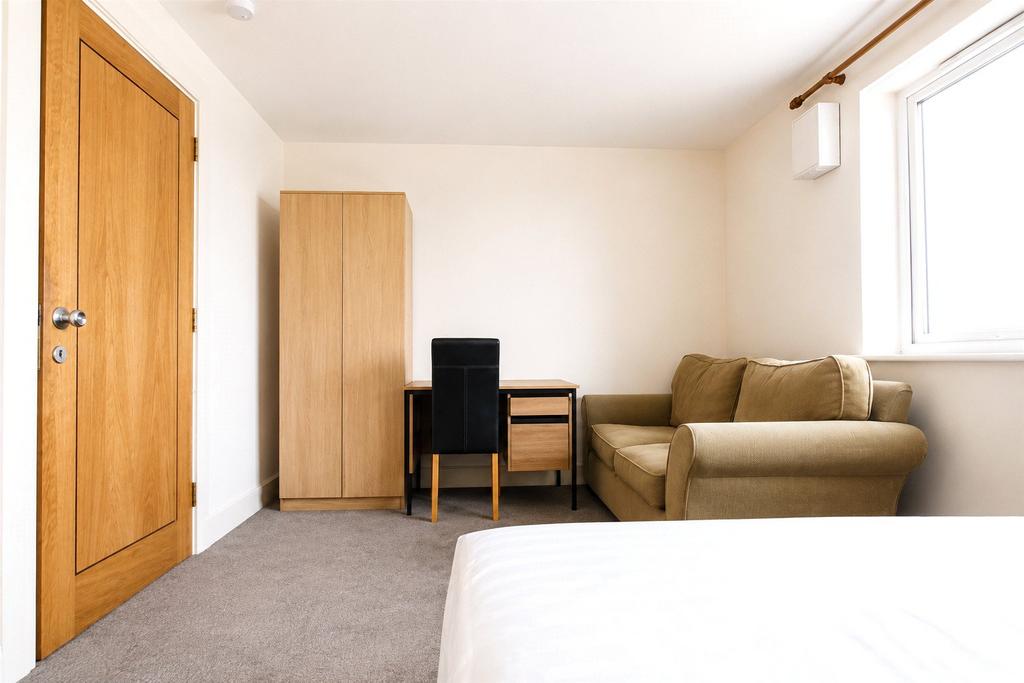 House in London - View 3