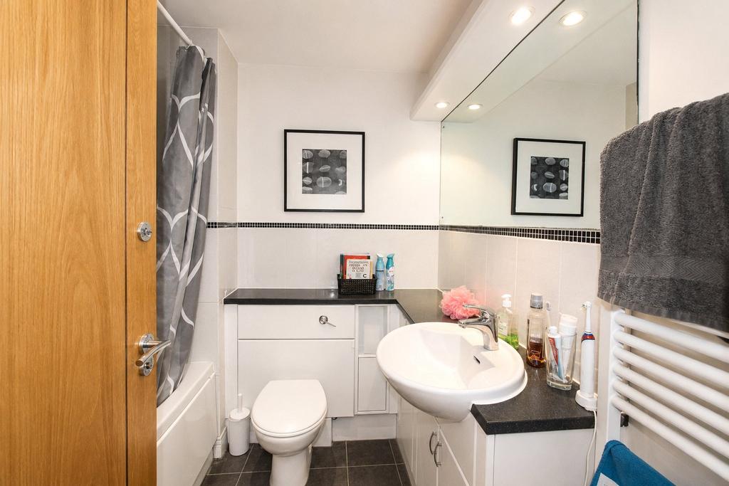 House in London - View 5