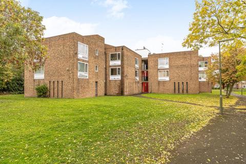 1 bedroom flat for sale, Whitley Close, Stanwell, Staines-upon-Thames, Surrey, TW19 7DF