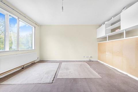 1 bedroom flat for sale, Whitley Close, Stanwell, Staines-upon-Thames, Surrey, TW19 7DF