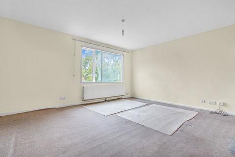 1 bedroom flat for sale, Whitley Close, Stanwell, Staines-upon-Thames, Surrey, TW19 7DF