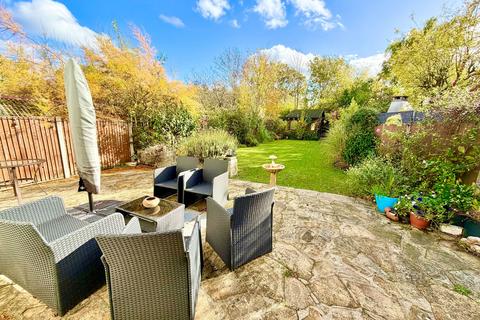2 bedroom end of terrace house for sale, Roe Lane, London NW9