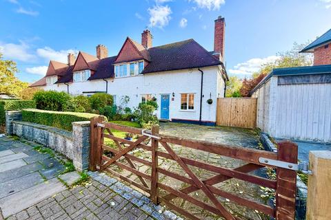 2 bedroom end of terrace house for sale, Roe Lane, London NW9