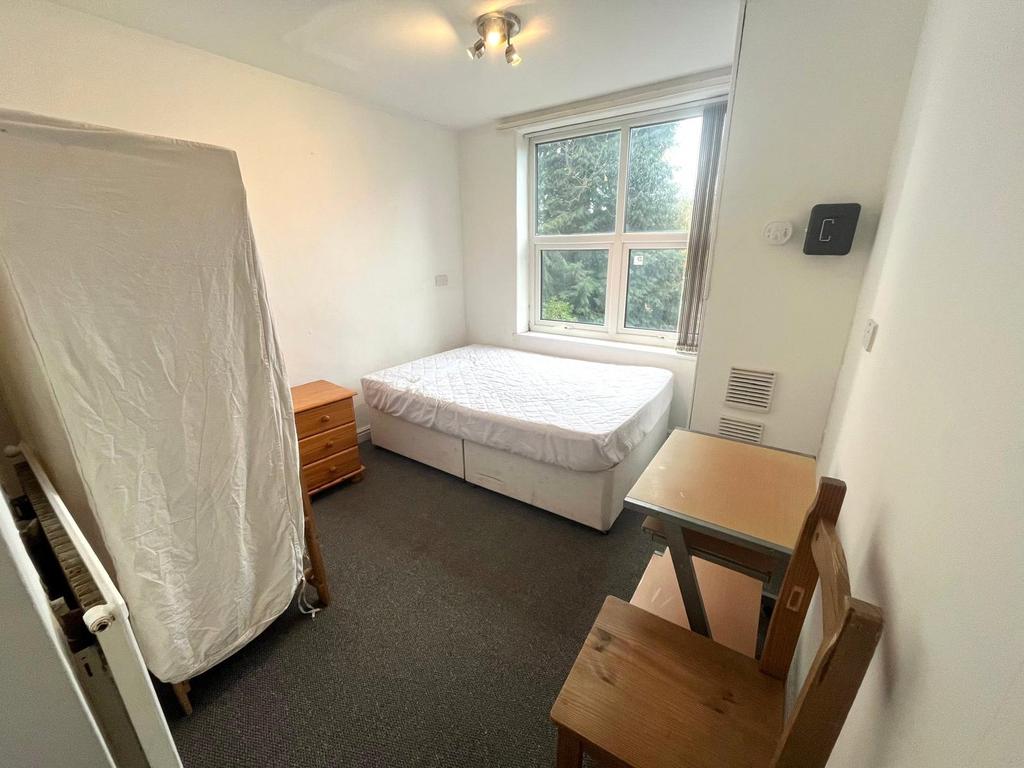 Upstairs Bedroom 4