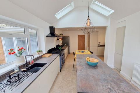 2 bedroom detached bungalow for sale, Scott Drive, Exmouth, EX8 3LF