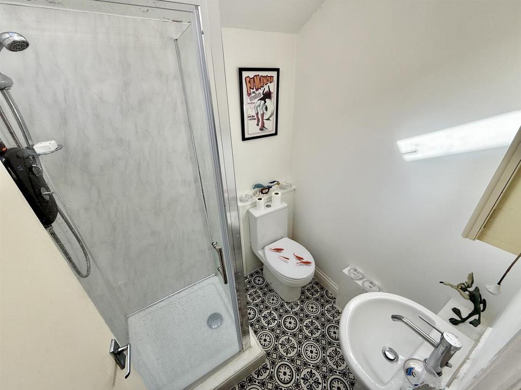 Shower Room.jpg