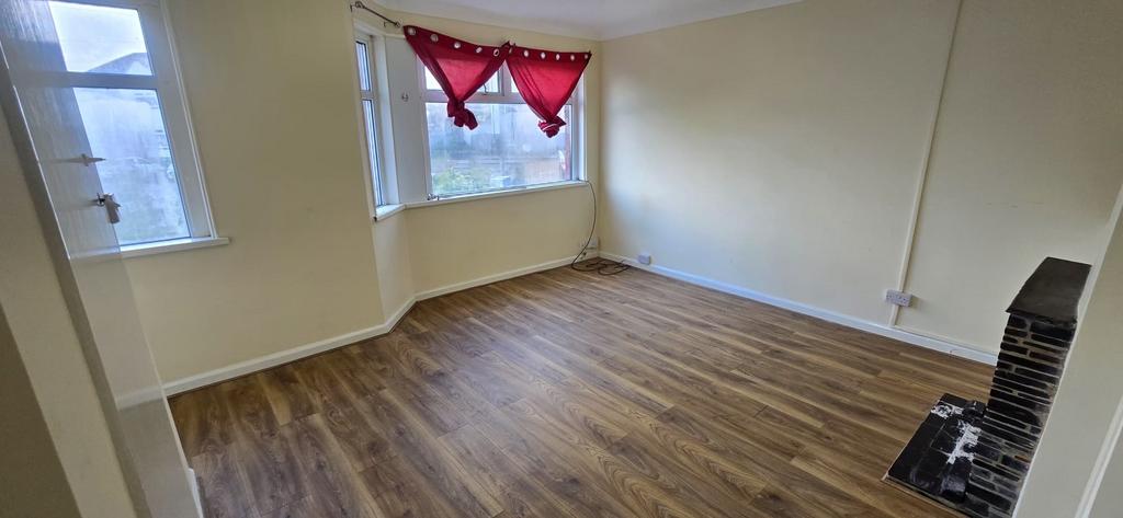 House in Cardiff, Ely - View 3