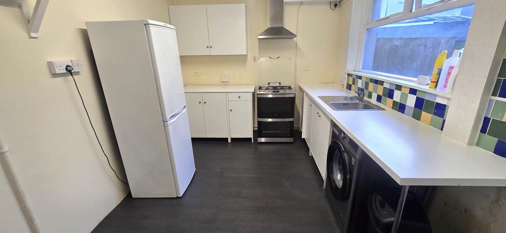 House in Cardiff, Ely - View 5