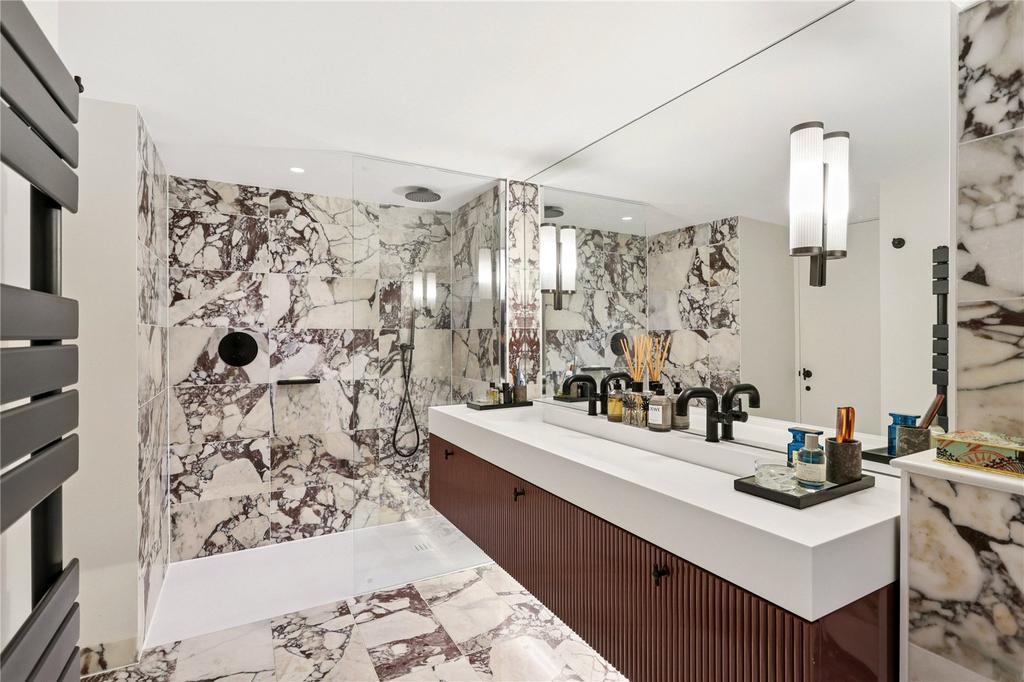 En Suite Shower Room