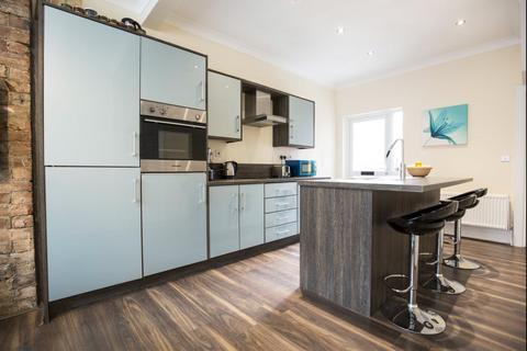 4 bedroom terraced house to rent, Haworth Street, Hull, HU6