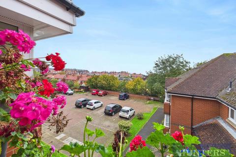 2 bedroom apartment for sale, Filey Road, Scarborough