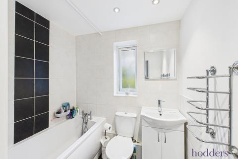 2 bedroom maisonette for sale, Horsell Court, Stepgates, Chertsey, Surrey, KT16