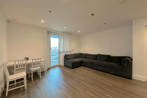 2 bedroom apartment to rent, Butleigh House, Southall UB2
