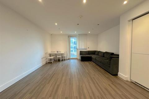 2 bedroom apartment to rent, Butleigh House, Southall UB2