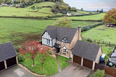 4 bedroom detached house to rent, Noden Drive, Ross-on-Wye