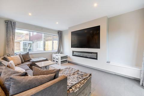 43 Ambrose Road, Tadley, RG26 4JS