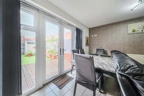 undefined, Slough,  SL3,  SL3