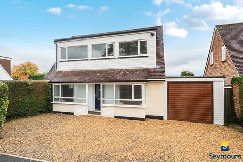 3 bedroom detached house for sale, Bryanstone Avenue, Surrey GU2