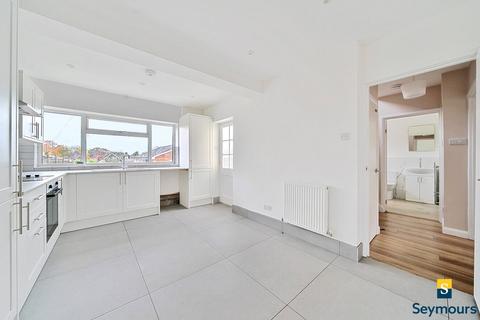 3 bedroom detached house for sale, Bryanstone Avenue, Surrey GU2