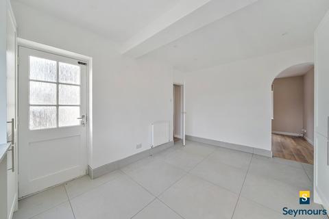 3 bedroom detached house for sale, Bryanstone Avenue, Surrey GU2