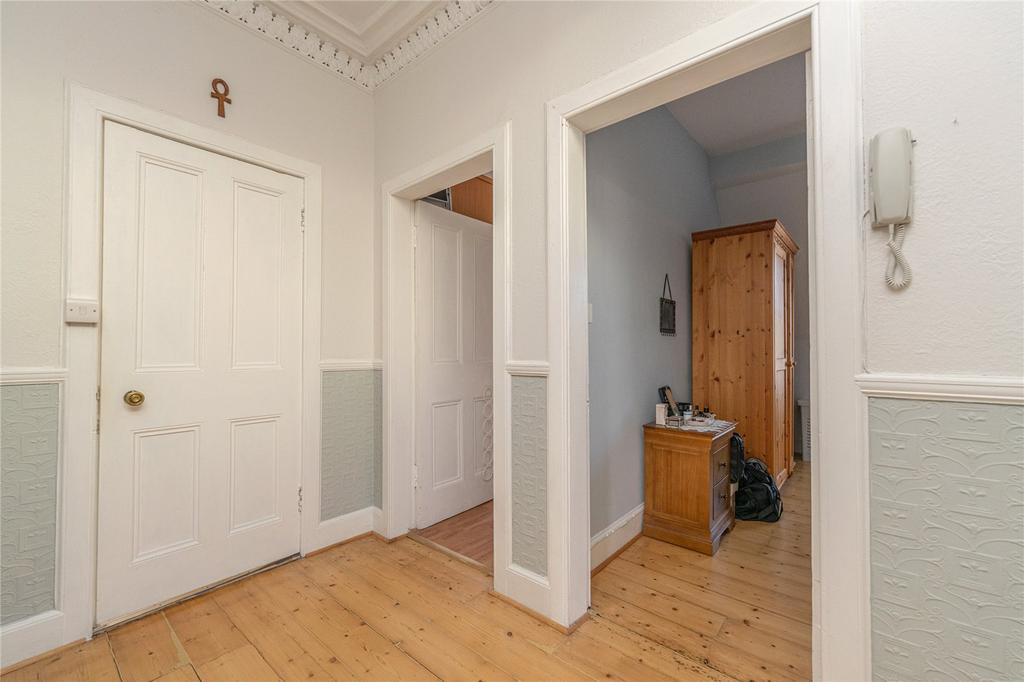 Hall Alt