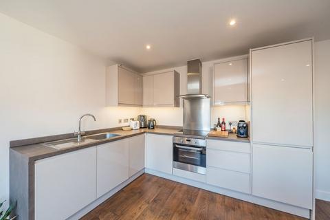 2 bedroom flat to rent, Church Street, Walton-On-Thames KT12