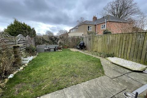 2 bedroom semi-detached house to rent, Amiens Close, Darlington