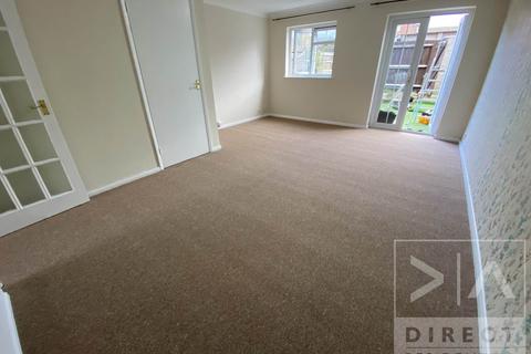 3 bedroom terraced house to rent, Middle Lane, Epsom KT17