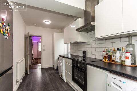 6 bedroom semi-detached house to rent, Park Road, Brighton