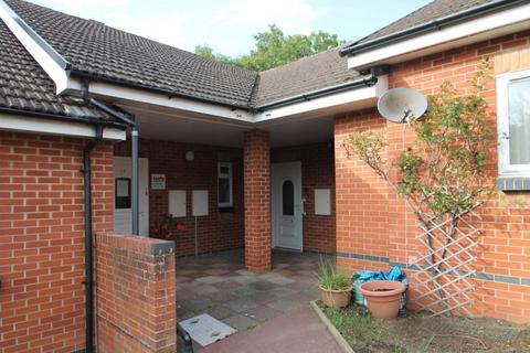 1 bedroom bungalow to rent, St Vincents Cottages, Binstead Road