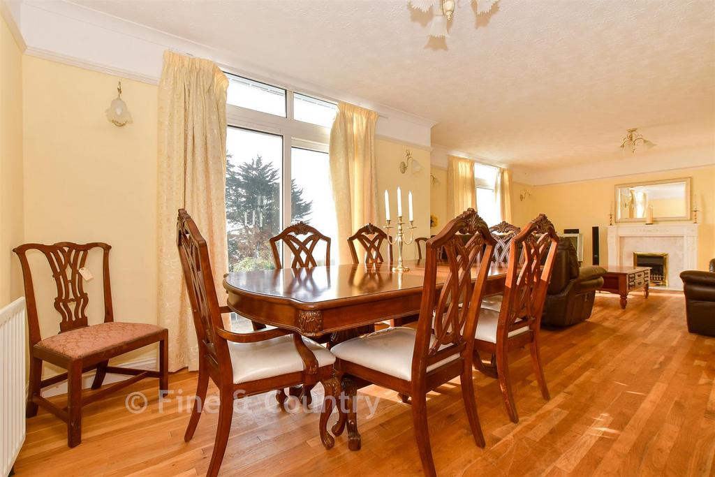 Sitting/Dining Room