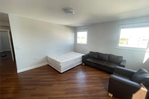 undefined, Saddlers Place, Greater London TW3