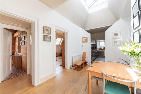 3 bedroom flat for sale, West Heath Road, Hampstead, NW3