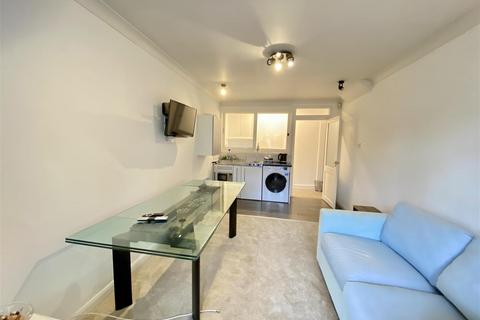 undefined, 1 DOUBLE BEDROOM APARTMENT PLUS £250 FOR BILLS HA8
